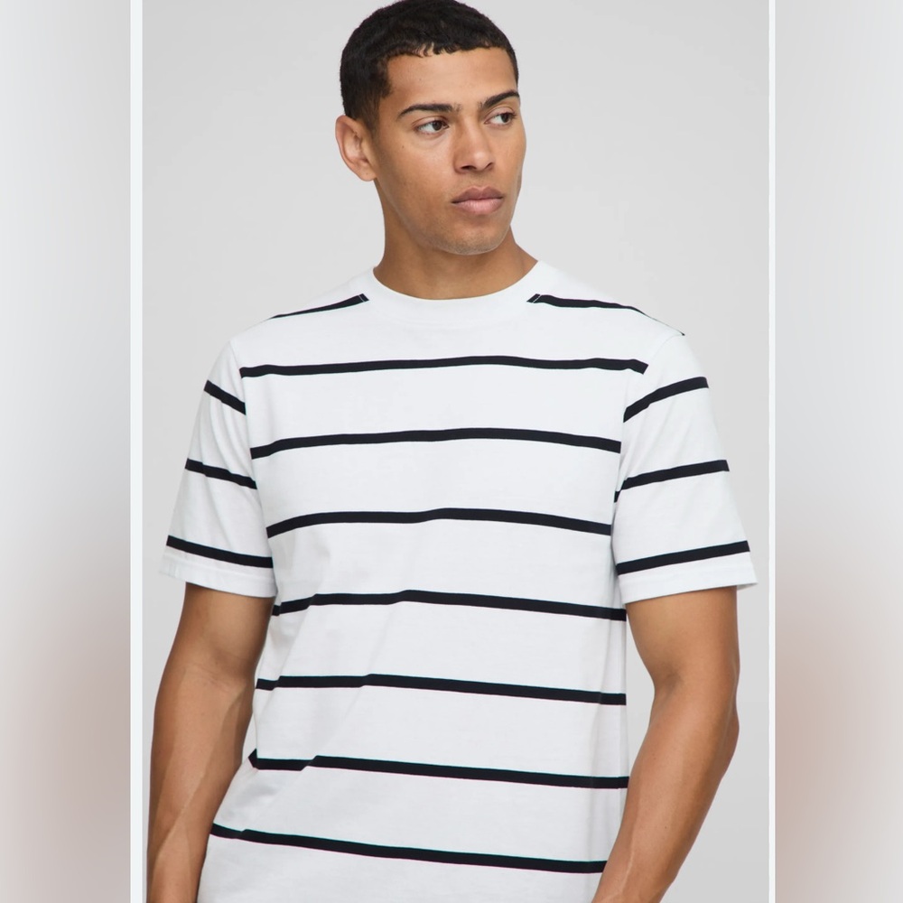 STYLUS Black and White Striped Tee